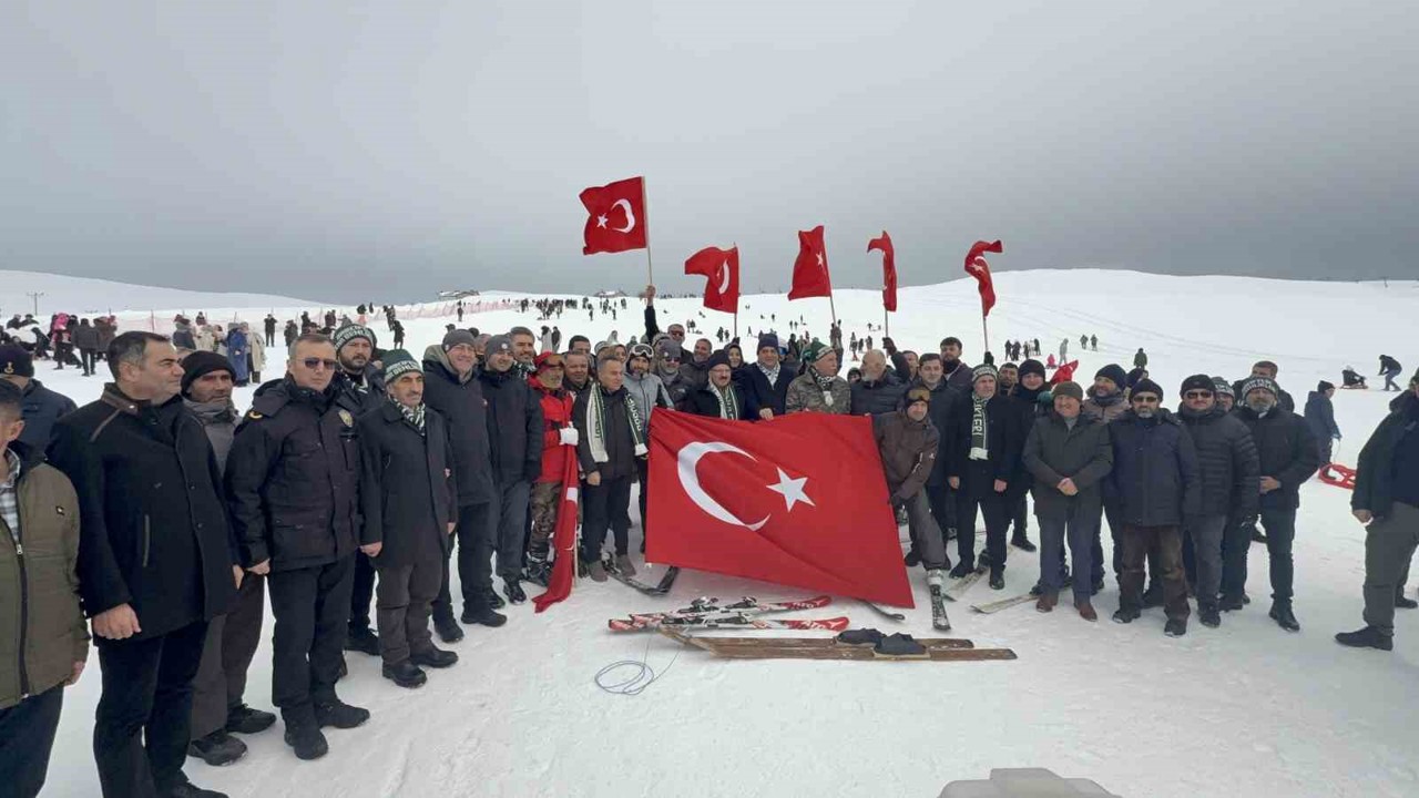 Kayakseverler Başçiftlik’e akın etti
