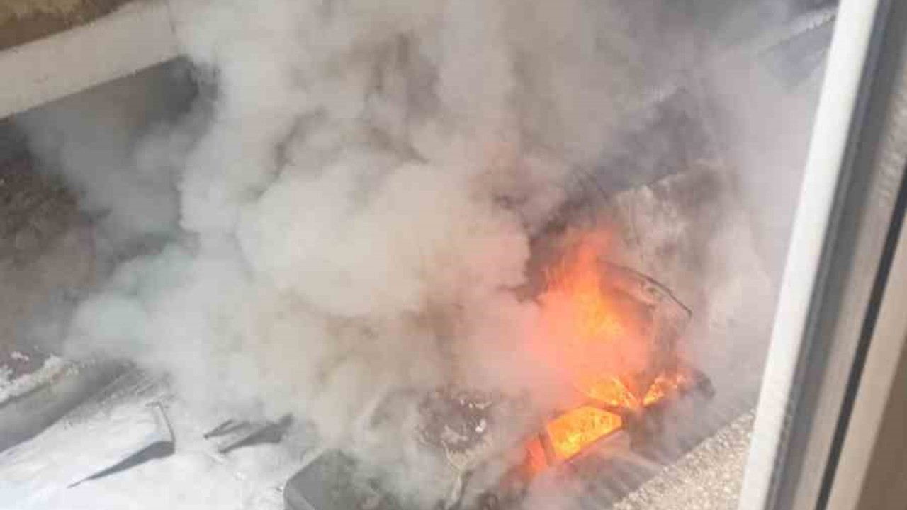 Tofaş araç alevlere teslim oldu
