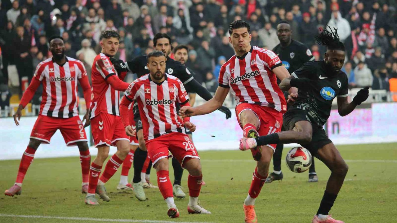 Trendyol 1. Lig: Özbelsan Sivasspor: 1 - Amed Sportif Faaliyetler: 1
