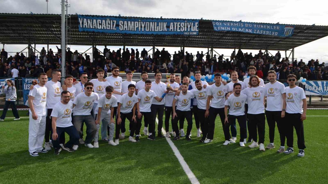 Selendi Belediyespor şampiyon
