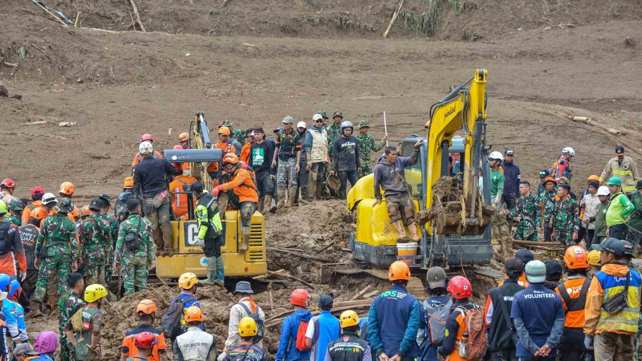 Endonezya’daki toprak kaymasında can kaybı 25’e yükseldi
