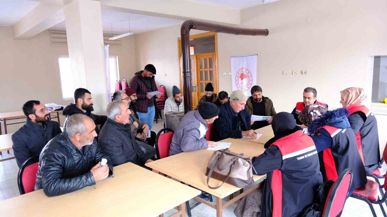 İl Tarım ve Orman Müdürlüğü köylerde çiftçilerle buluşuyor

