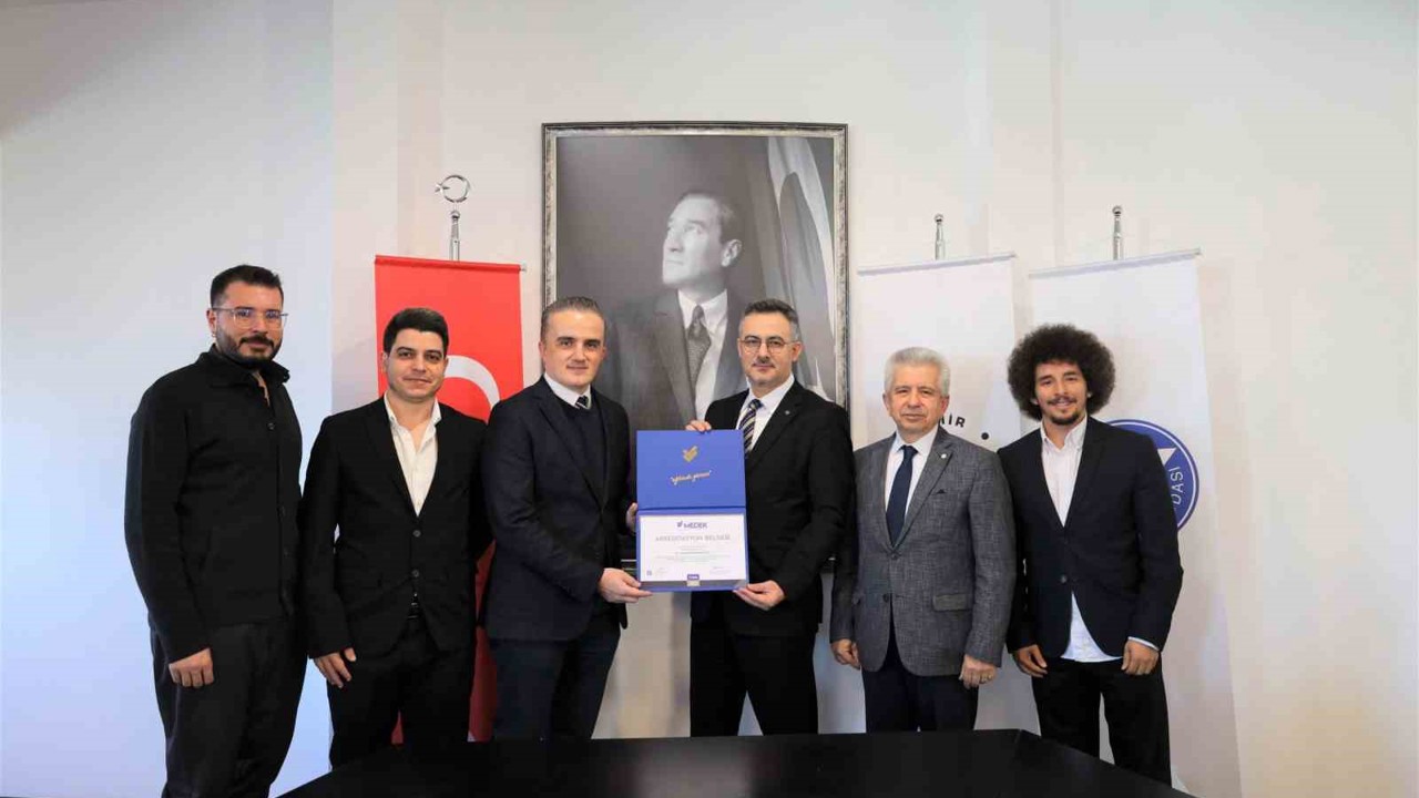 İzmir Ekonomi’nin eğitim kalitesine ‘akreditasyon’ tescili
