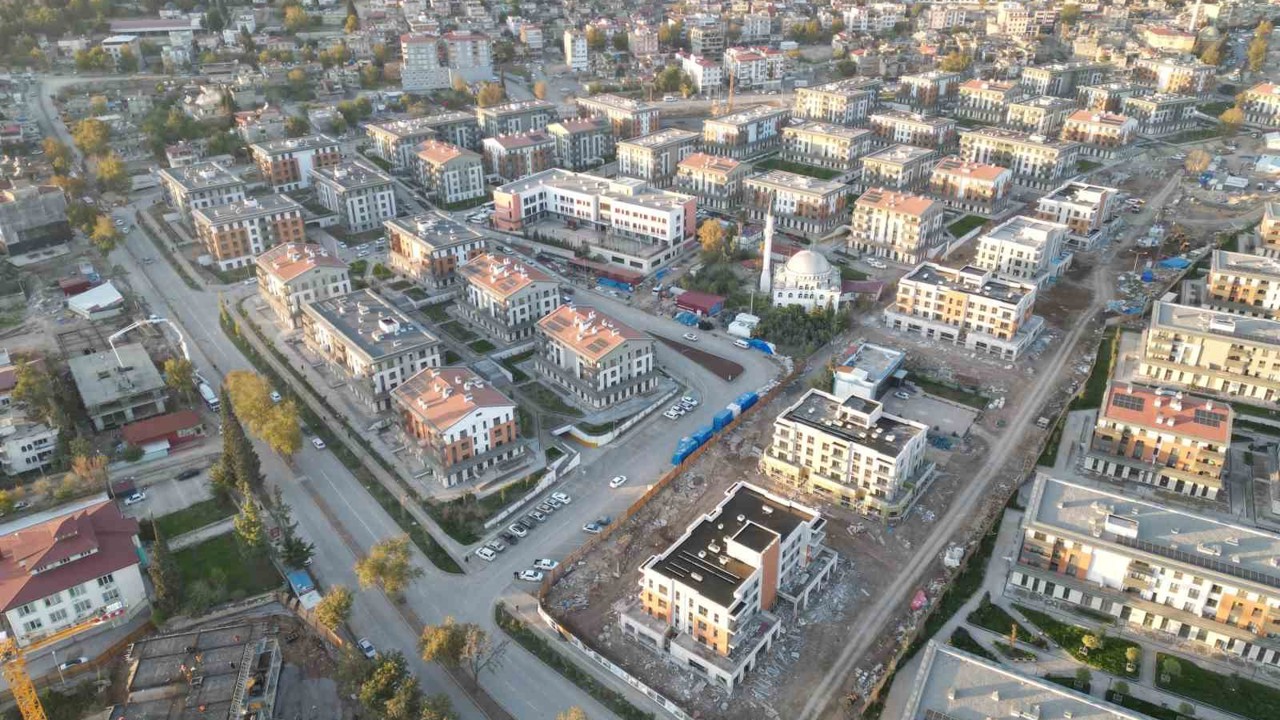 Kahramanmaraş’ta aynı açıdan çekilen görüntüler dönüşümü gözler önüne serdi
