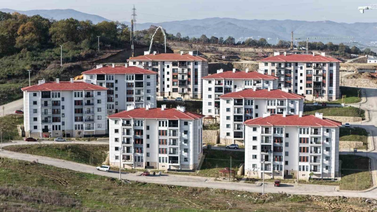 Bakan Kurum’dan Yalova sosyal konut paylaşımı: "Türkiye’yi ev sahibi yapıyoruz"
