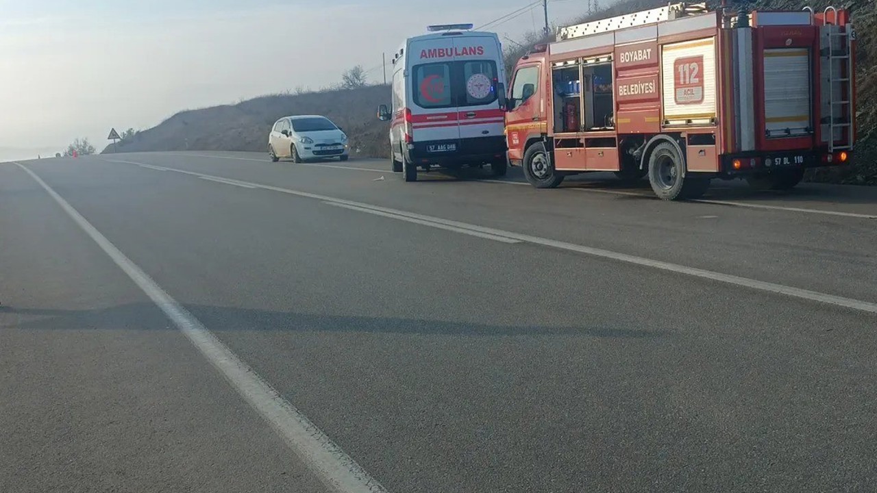 Sinop’ta kontrolden çıkan otomobil şarampole devrildi: 5 yaralı
