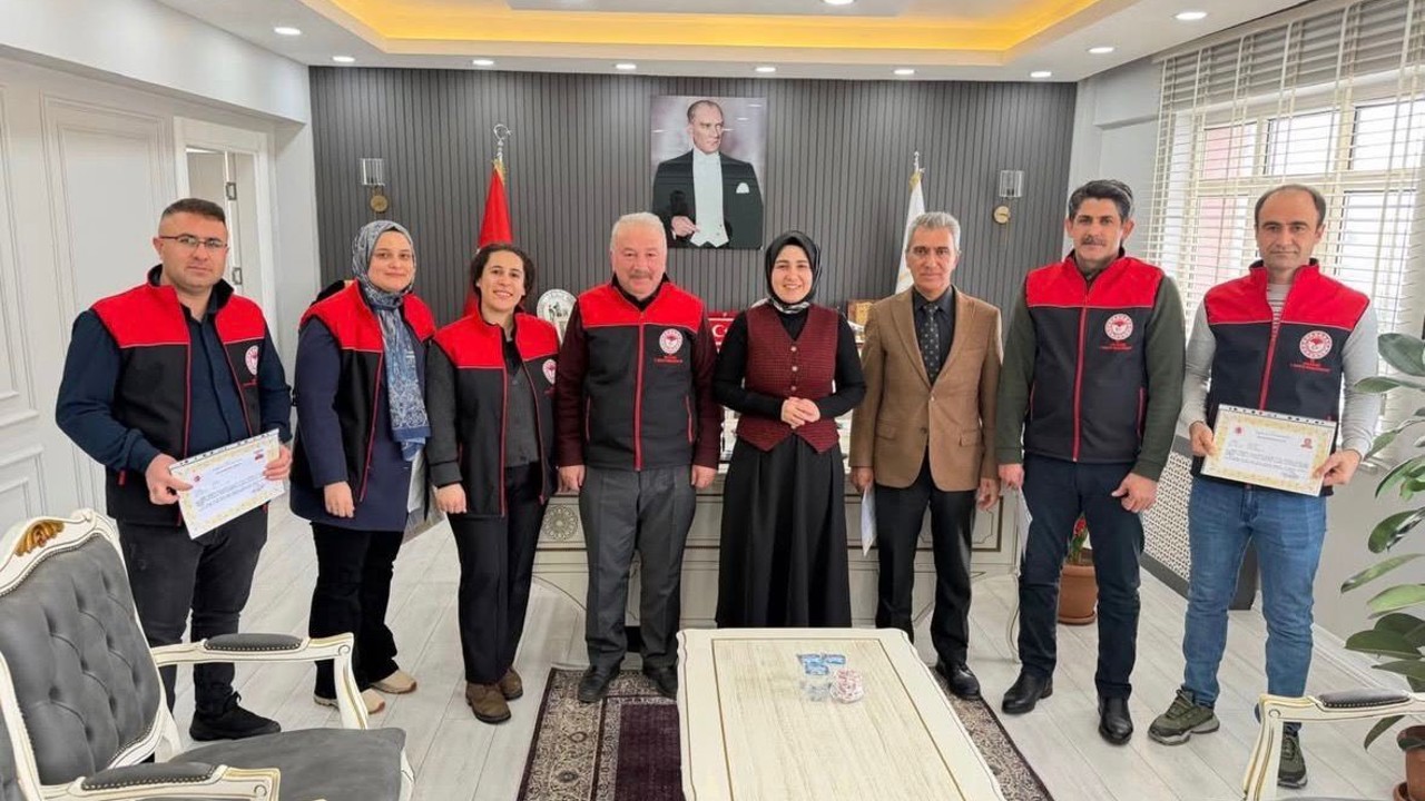 Taşlıçay’da sahipli köpeklerin dijital kimliklendirme çalışmaları tamamlandı
