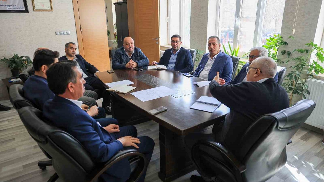 Başkan Arslan muhtarlarla bir araya geldi
