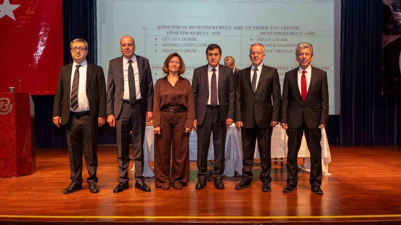 Buttim’de bayrak değişimi
