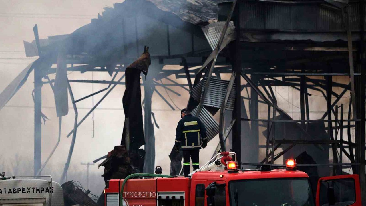 Yunanistan’da bisküvi fabrikasında yangın: 4 ölü
