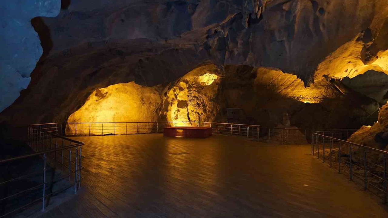 350 milyon yıllık Gökgöl Mağarası’na ziyaretçi rekoru
