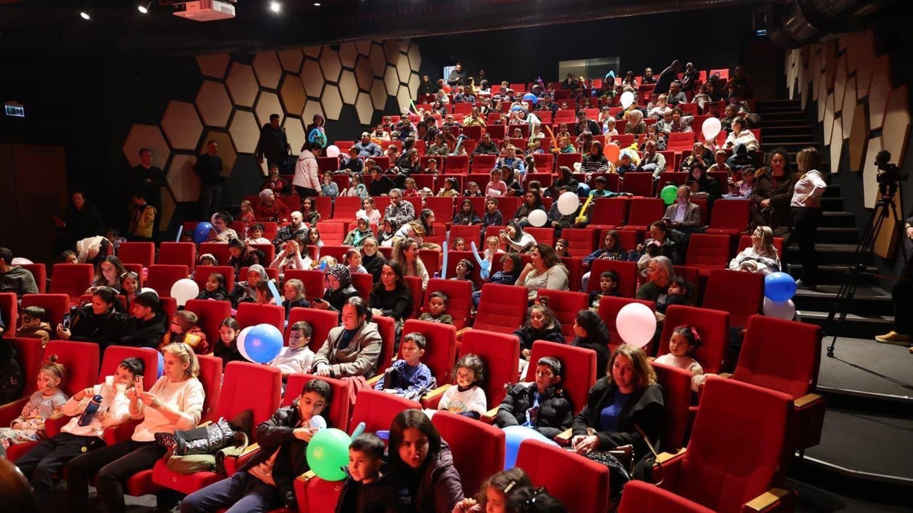 Merkezefendi’de 2 gün boyunca süren karne şenliği çocukların neşesiyle tamamlandı
