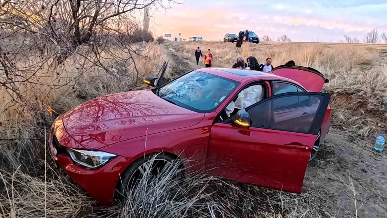 Aksaray’da otomobil şarampole düştü: 3 yaralı
