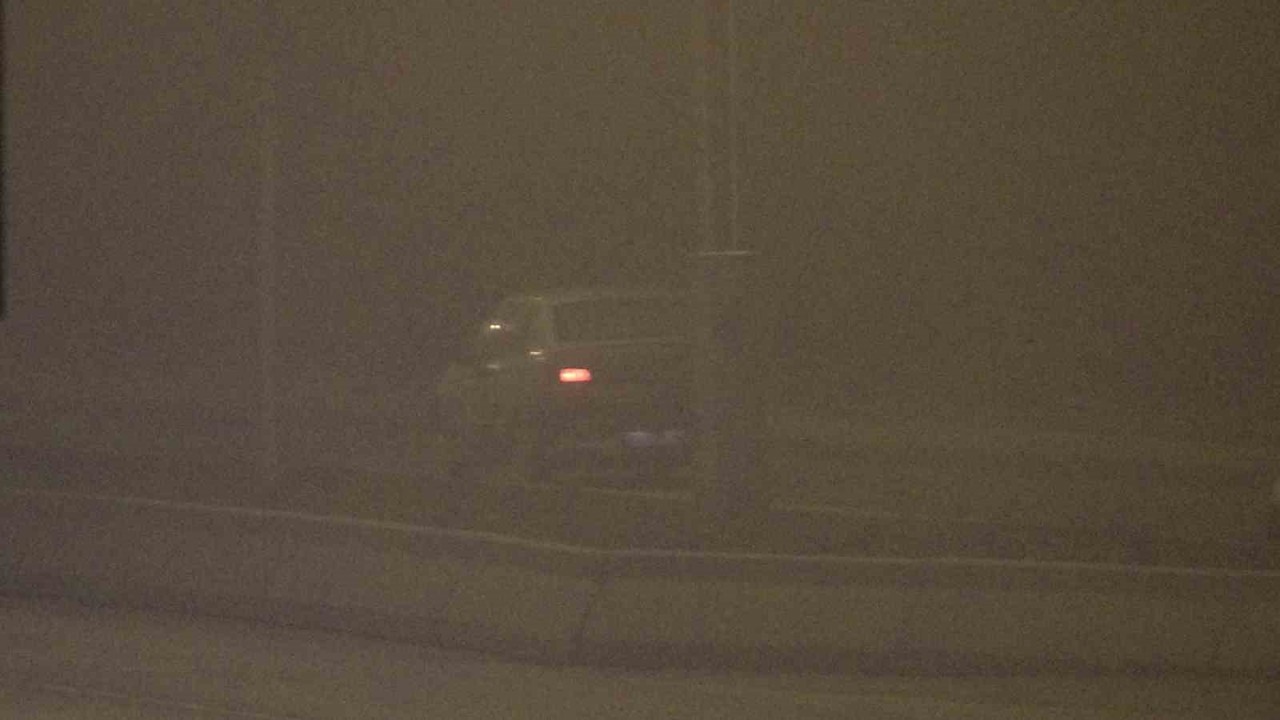 Çankırı’da etkili olan sis görüş mesafesini 50 metreye düşürdü
