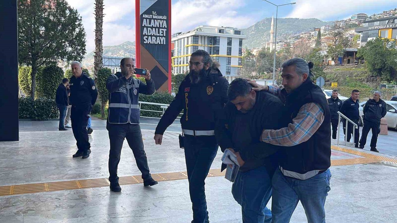 Alanya’da bıçak ve zincirlerin kullanıldığı kavgaya 3 tutuklama
