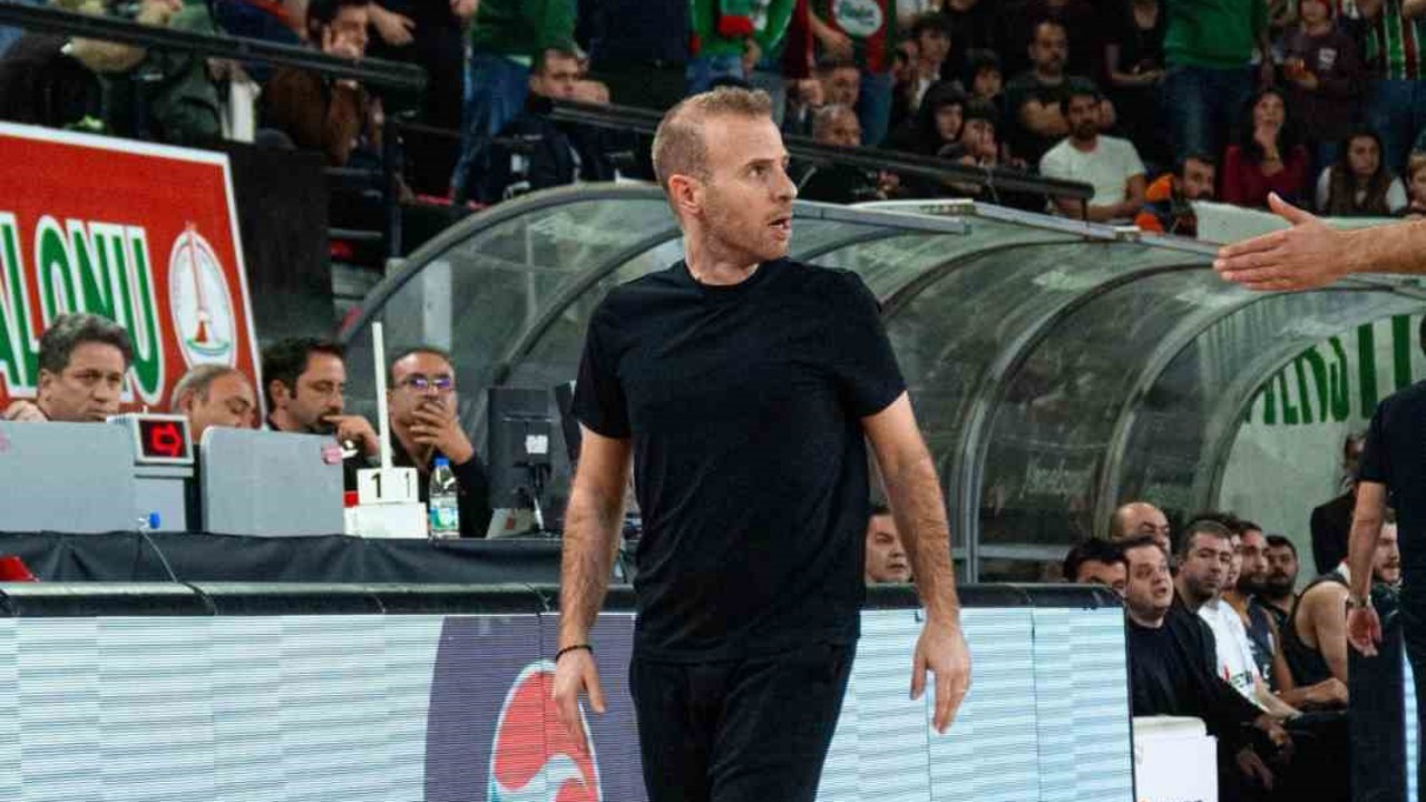 Karşıyaka Basketbol, son anlarda yıkıldı
