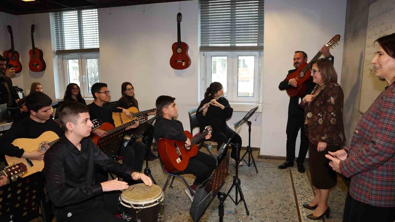 Şahin’den yarıyıl tatili atölyelerine ziyaret
