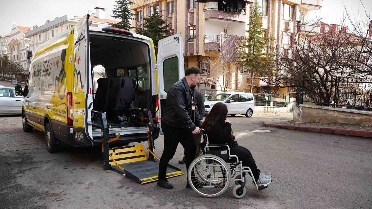 Keçiören Belediyesi’nden ücretsiz ‘Engelsiz Taksi’ hizmeti
