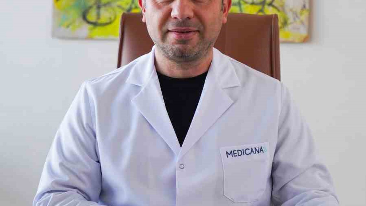 Baş ağrılarının sessiz tetikleyicileri: Diş sıkma ve kötü duruş
