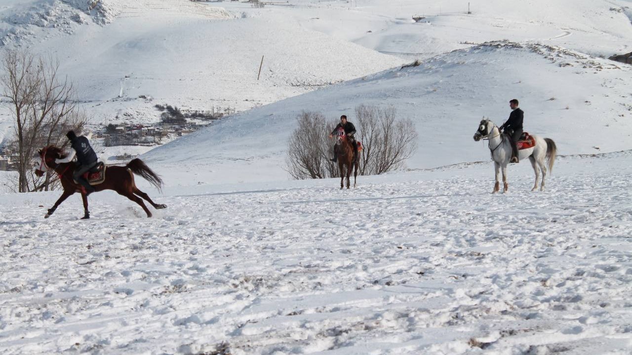 Asırlık gelenek cirit Bayburt ve Erzincan’da yaşatılıyor
