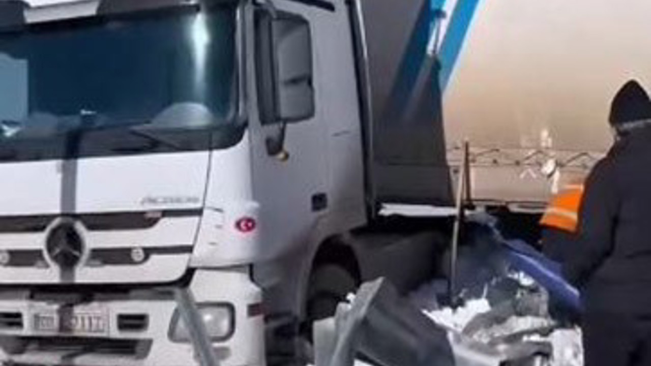 Sahara Geçidi’nde buzlanma kazaya neden oldu
