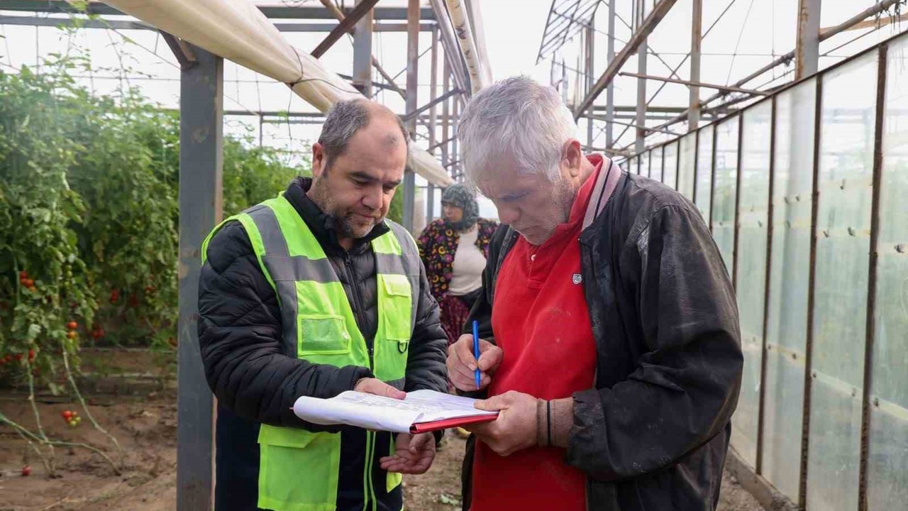 Aksu’da afetten zarar gören seralarda hasar tespiti yapıldı
