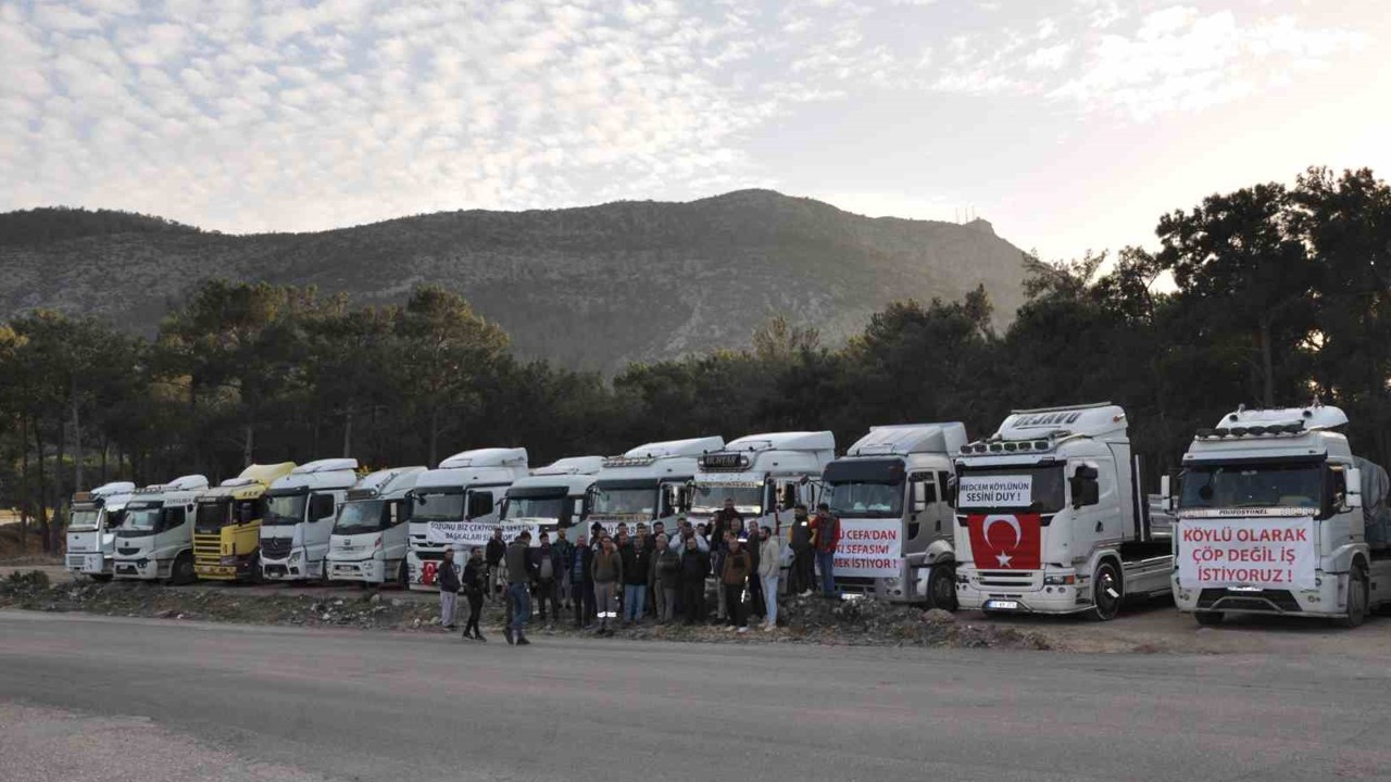 Mersin Silifkeli kamyonculardan taşeron tepkisi

