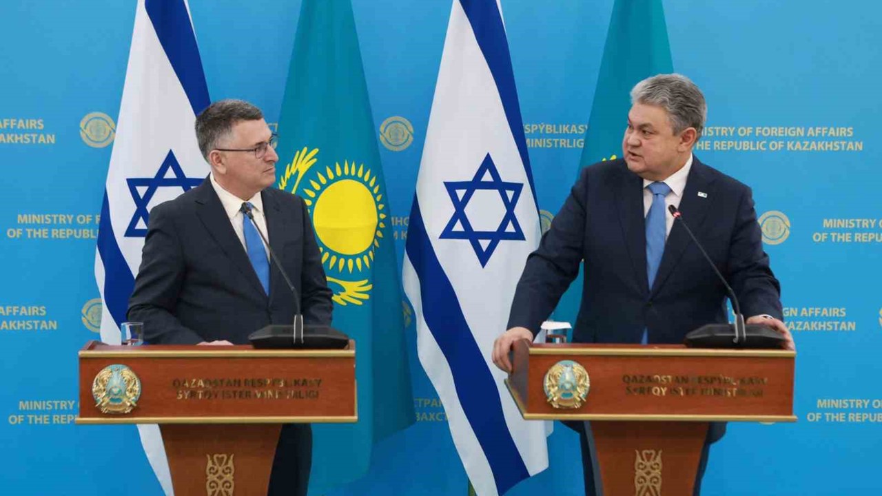 Kazakistan Dışişleri Bakanı Koşerbayev, İsrailli mevkidaşı Saar ile görüştü
