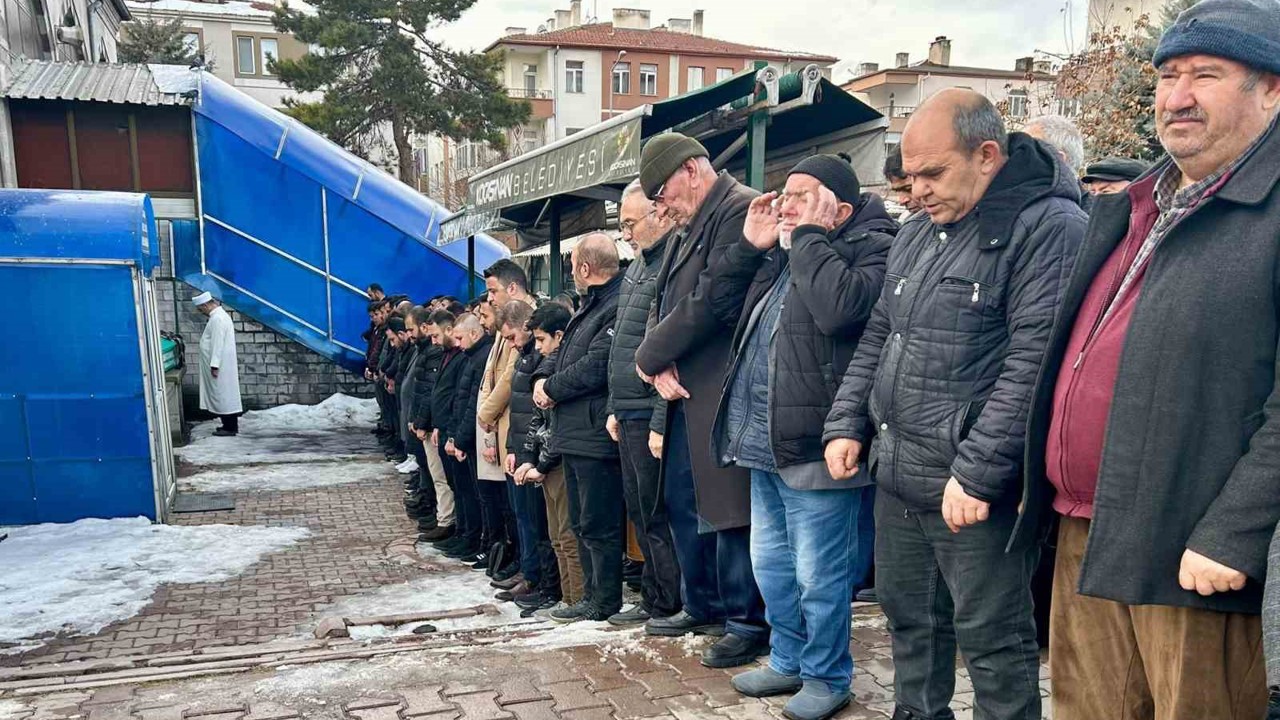 Krikonun kayması ile otobüsün altında kalan genç toprağa verildi
