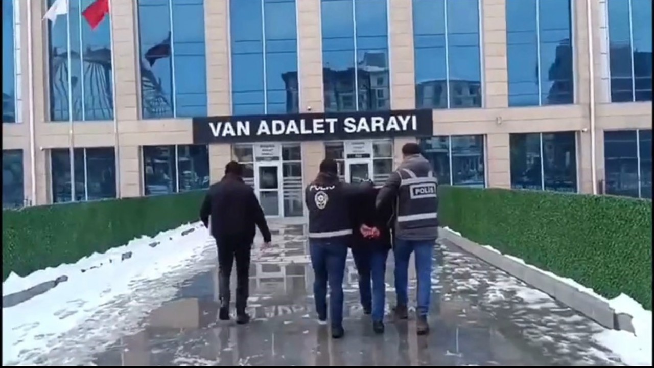 Van’da ’yardım’ bahanesiyle emeklileri ve engellileri dolandıran şüpheli tutuklandı
