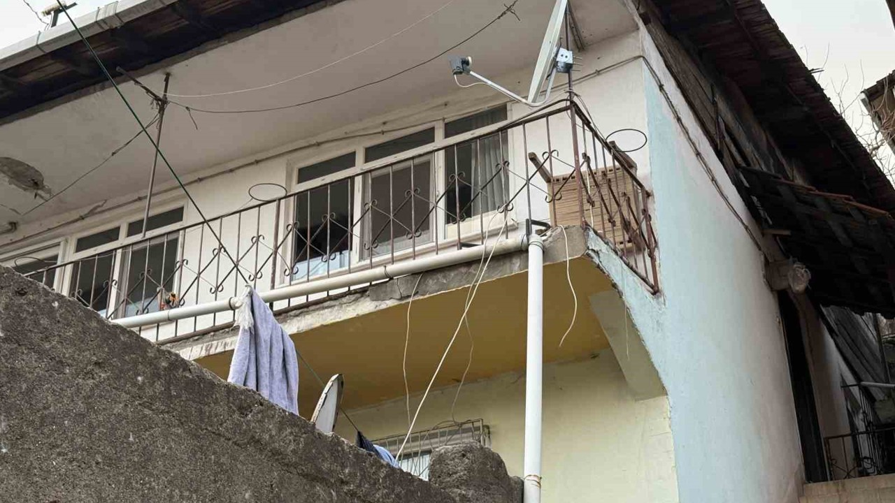 Fayanslar kabarınca AFAD ve polis harekete geçti: Ev tedbiren tahliye edildi
