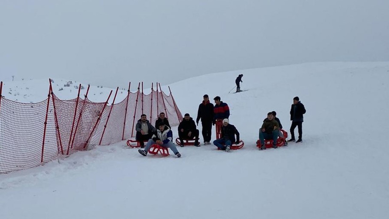 Muş Çocuk Evleri Sitesi’nden çocuklara yarıyıl tatilinde kayak keyfi
