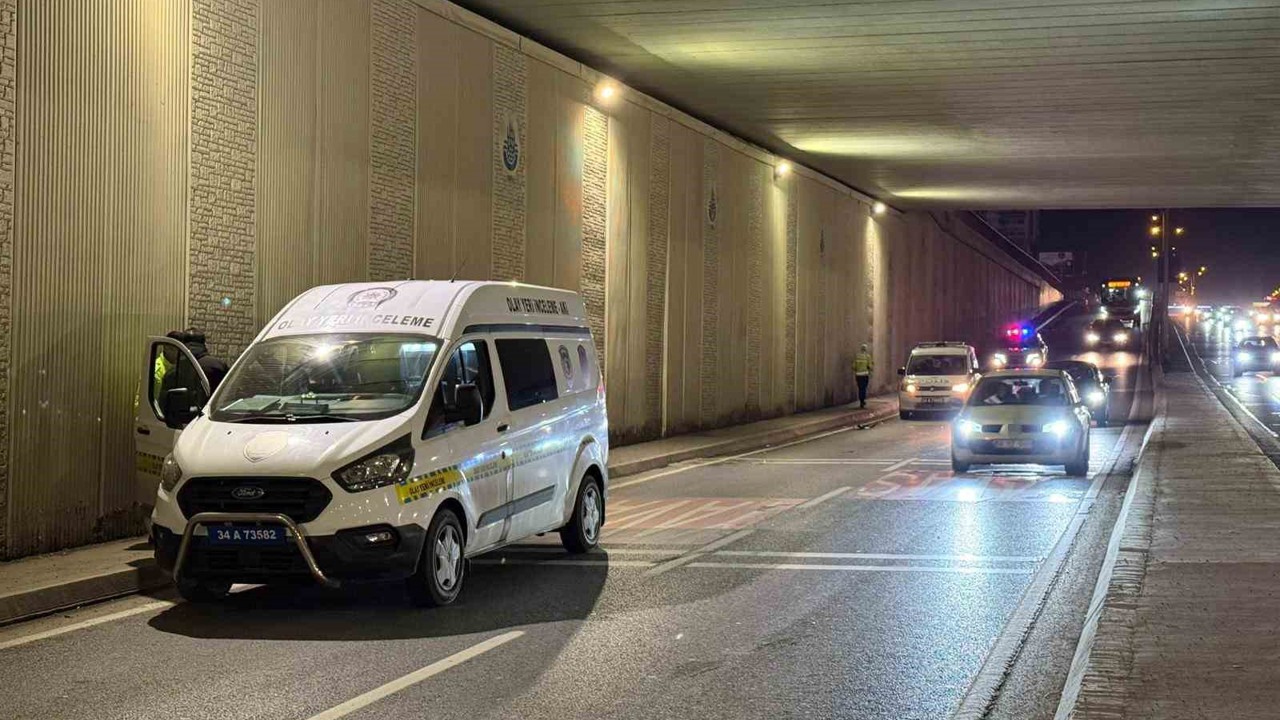 Beylikdüzü’nde yolun karşısına geçerken minibüsün çarptığı kadın öldü
