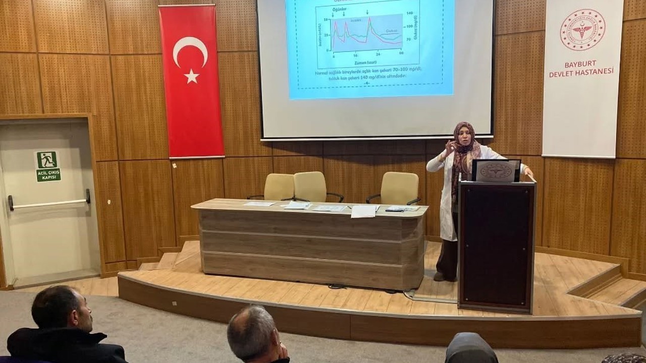 Yılın ilk diyabet okulu eğitimi yoğun katılımla gerçekleştirildi
