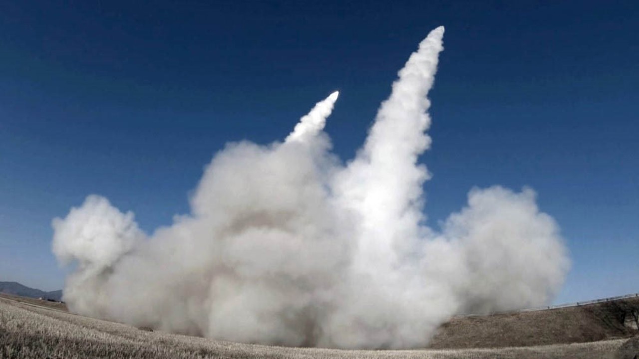 Kuzey Kore büyük kalibreli çoklu roketatar sistemini test etti
