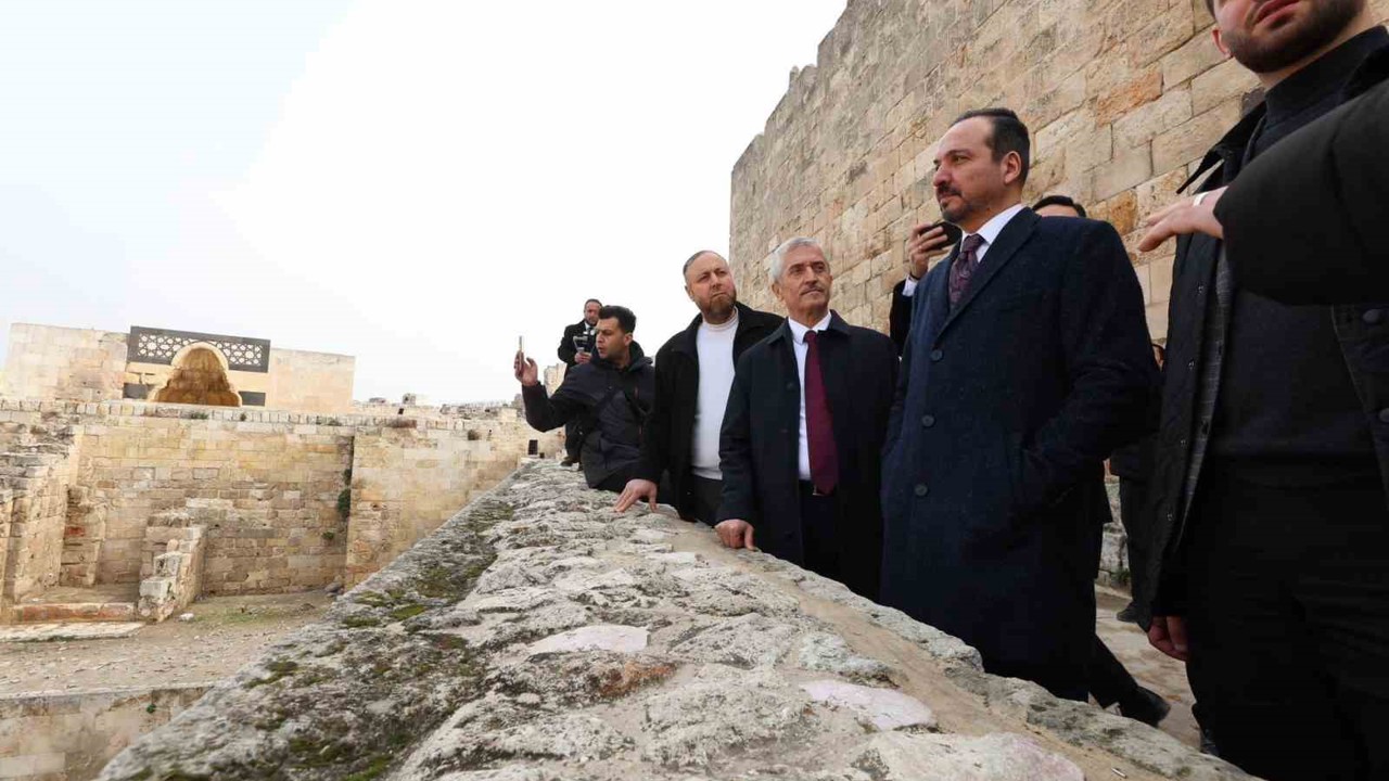 AK Parti heyetinden Halep’e çıkartma
