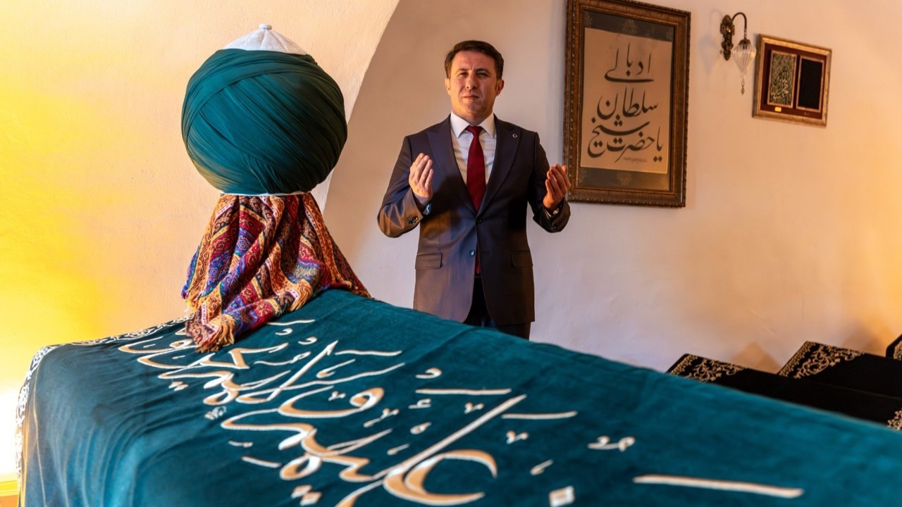 İl Emniyet Müdürü Çağlar’ın ilk durağı Şeyh Edebali Külliyesi
