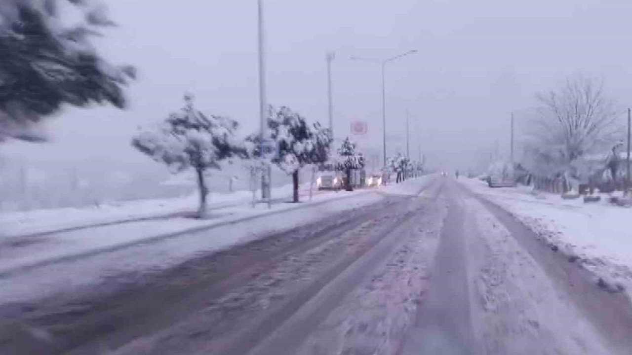 Gölbaşı ilçesinde yoğun kar yağışı
