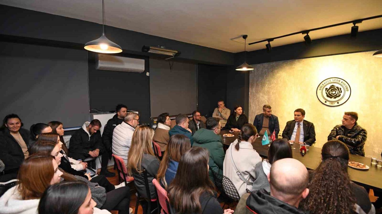 Başkan Aydın’dan gençlere destek
