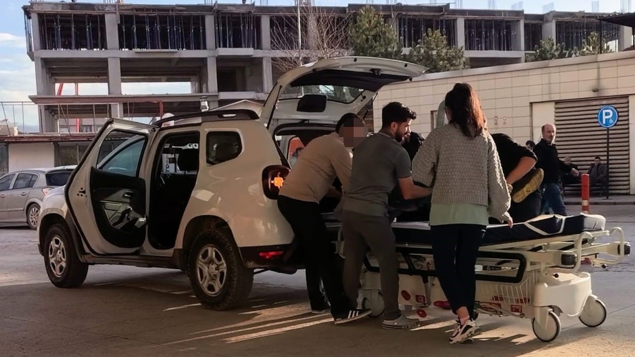 İnegöl’de yaralıyı bagajda acile getirdiler
