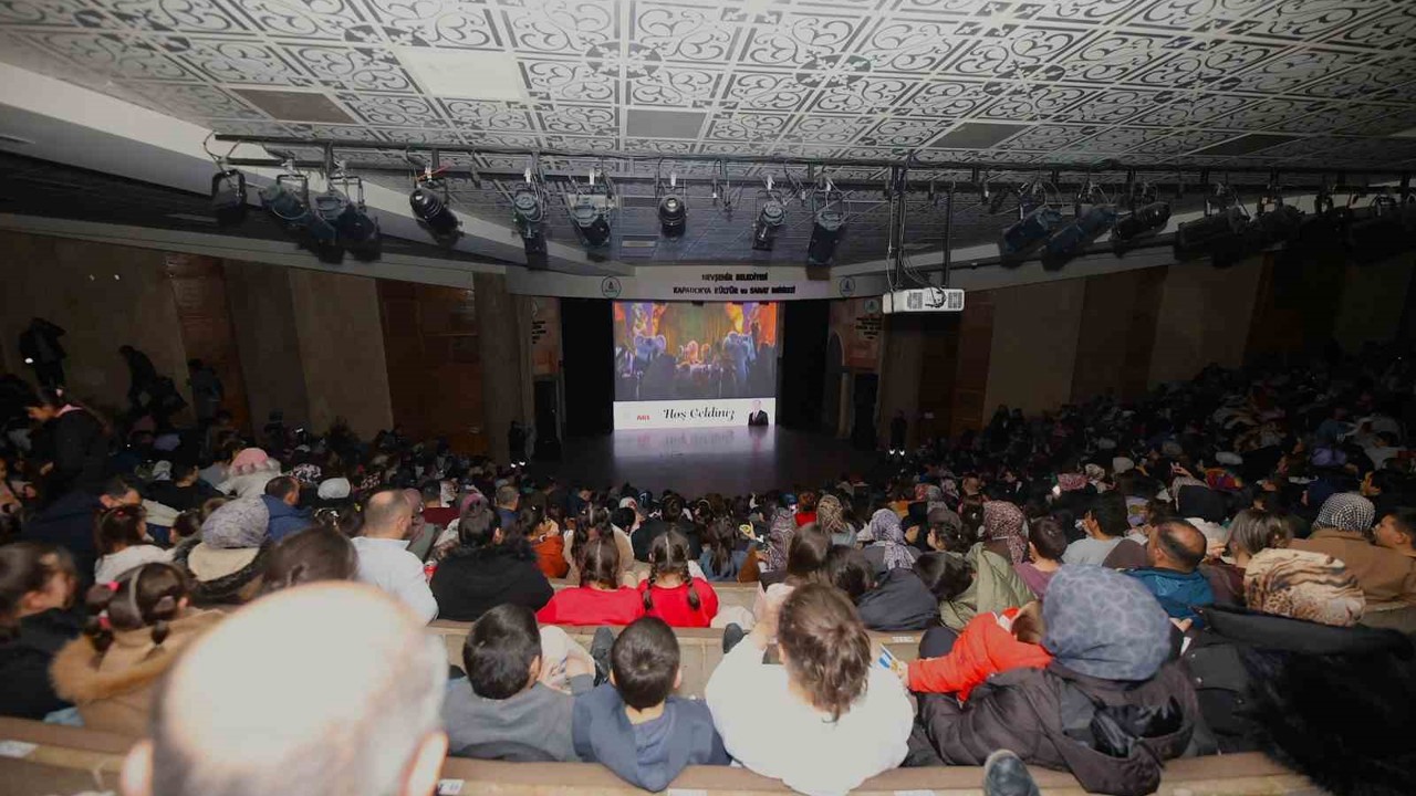 Nevşehir’de küçük izleyicilere büyük eğlence
