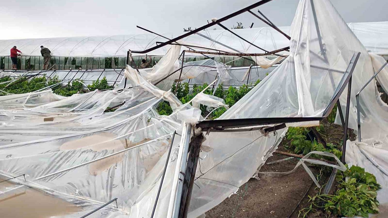 Seydikemer’de hortumun vurduğu seralarda hasar tespit çalışmaları başladı
