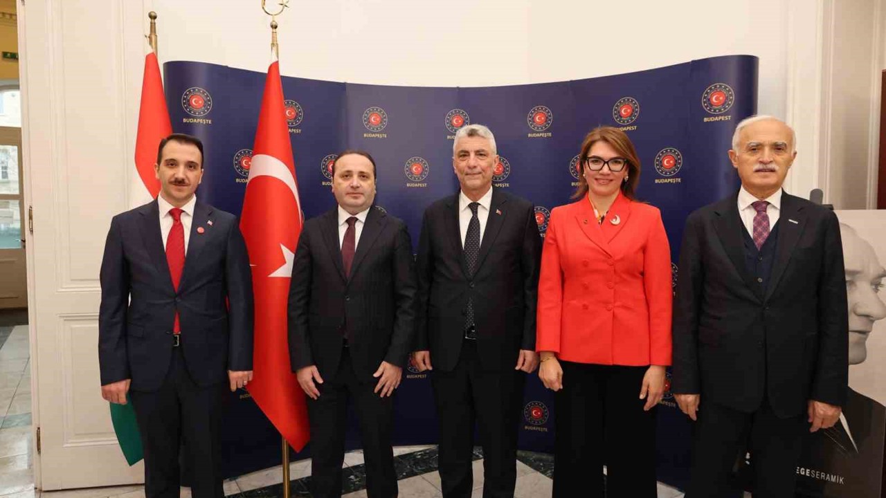 Ticaret Bakanı Bolat, Macaristan’da
