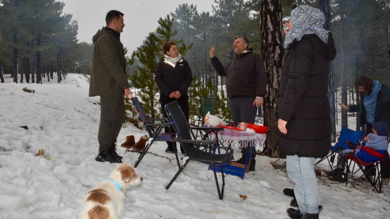 Köyceğiz Kaymakamı Kumcu, vatandaşların kar keyfine ortak oldu
