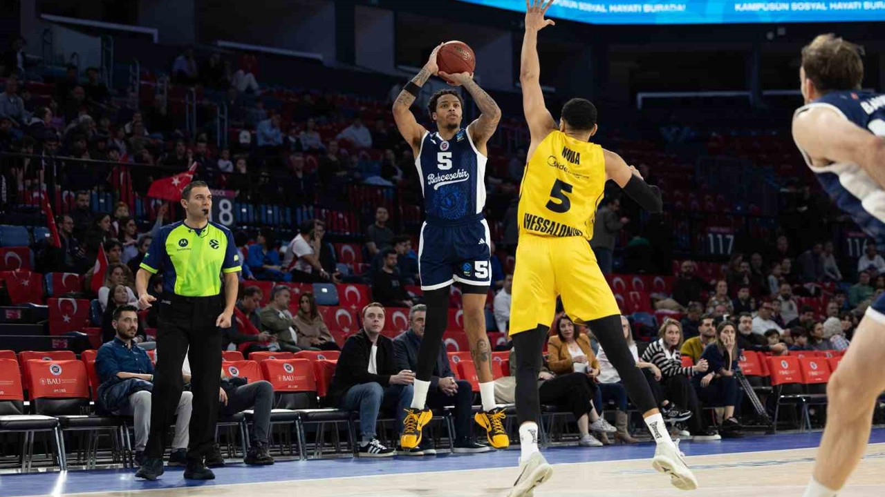 Eurocup: Bahçeşehir Koleji: 81 - Aris: 79
