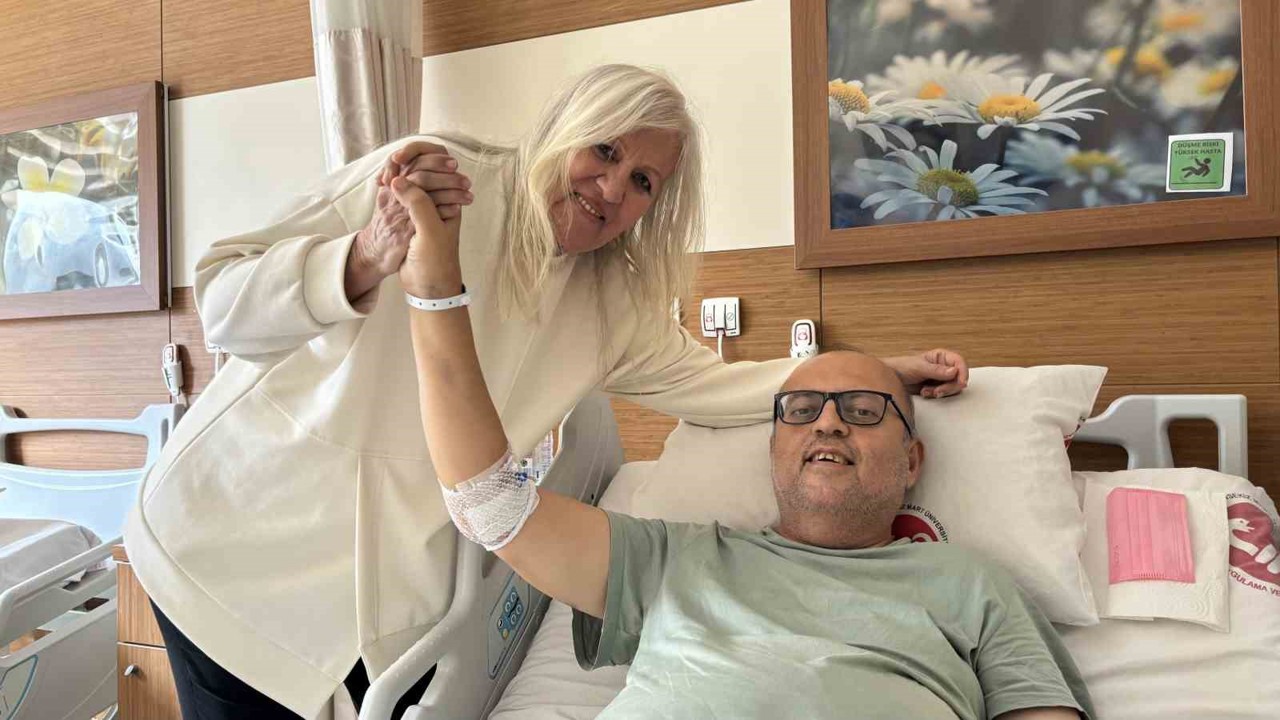 Çanakkale’de anneden oğluna böbrek nakli
