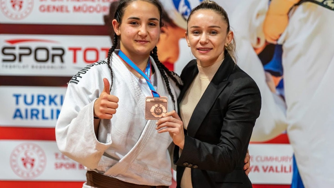 Yunusemreli Kevser’den milli takıma uzanan bronz
