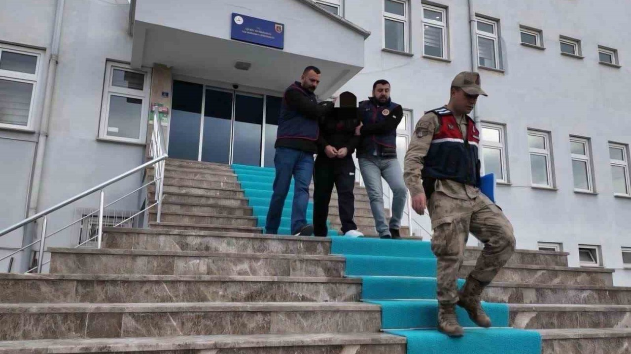 Kendilerini güvenlik güçleri ve savcı olarak tanıtıp, yaşlıları 1 milyon TL dolandırdılar
