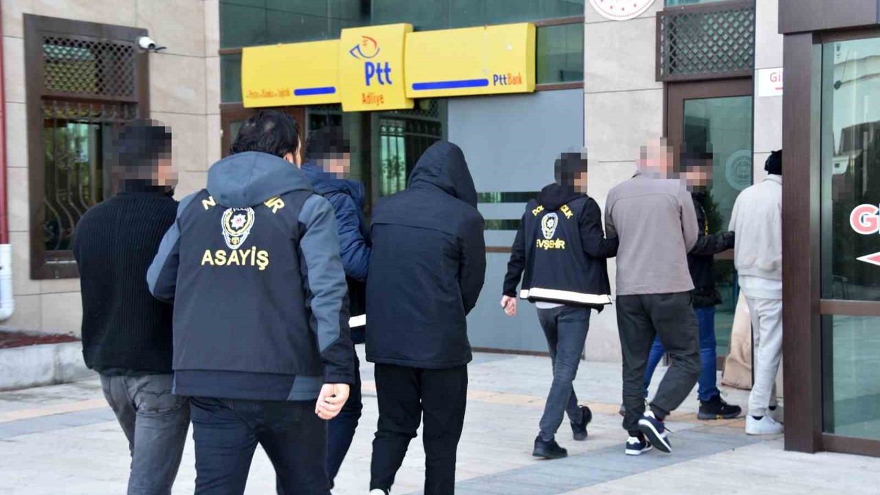 8 milyon TL’lik vurgun yapan sahte polis ve savcılar yakalandı
