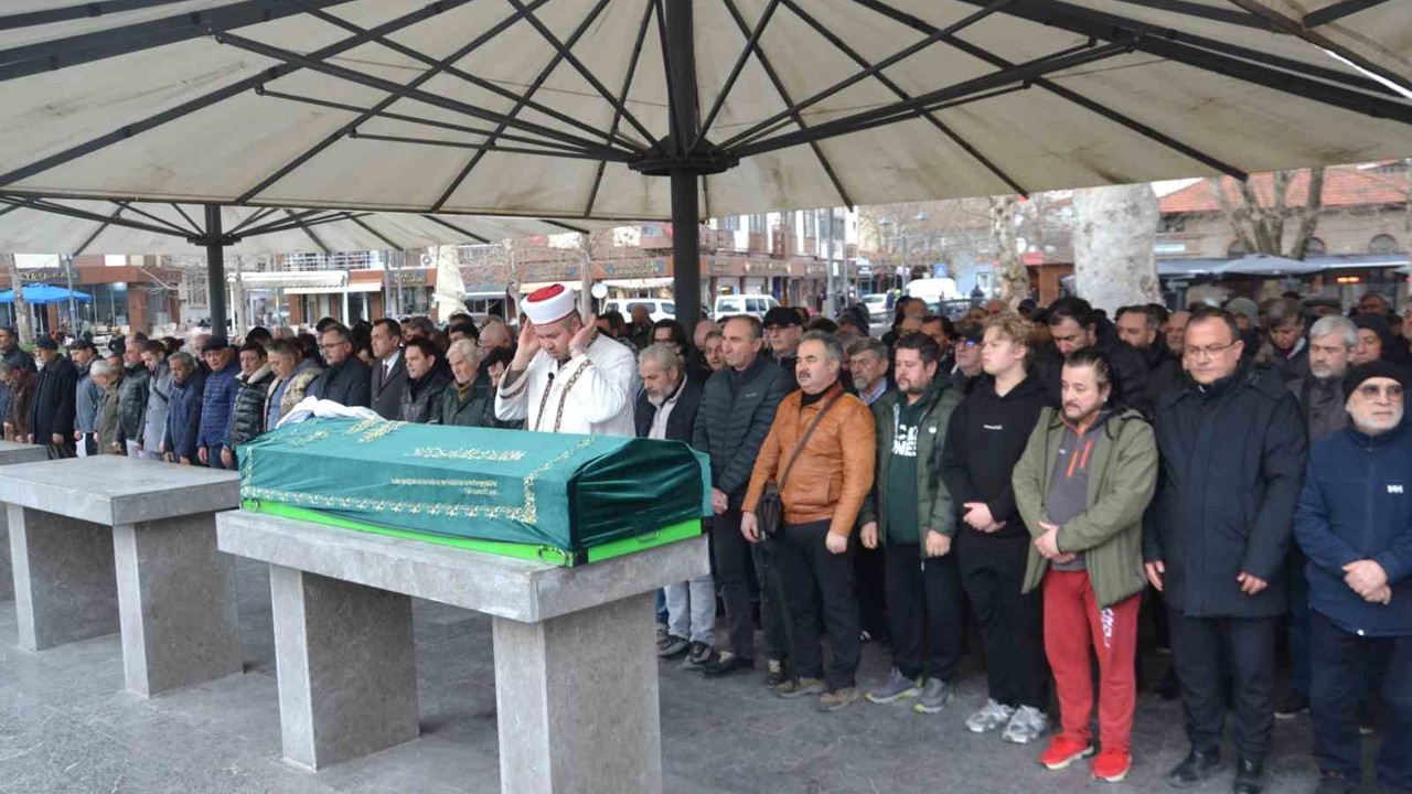 Fotoğrafın ustası Sadri Varol gözyaşları ile uğurlandı
